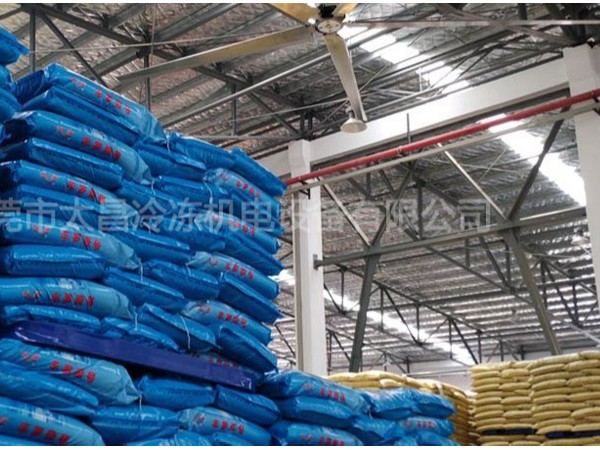 高大空間通風降溫一定要用工業(yè)大風扇,用了才知道效果這么好！